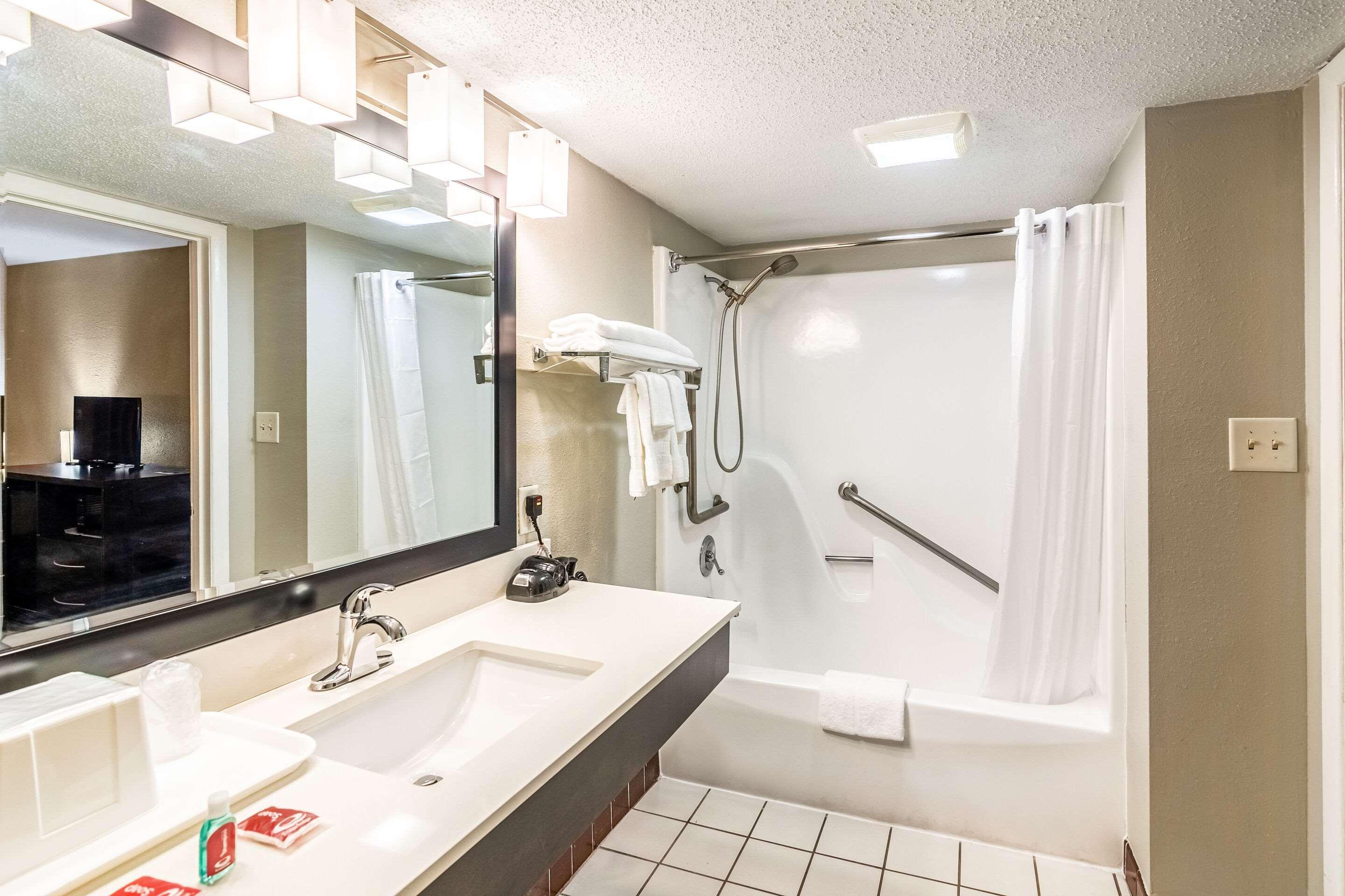 Econo Lodge Креств'ю Екстер'єр фото