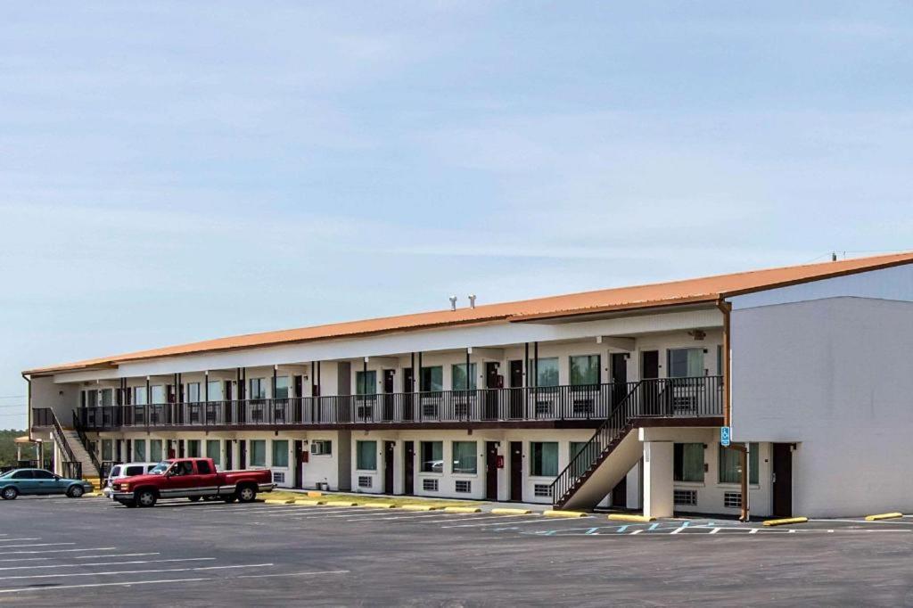 Econo Lodge Креств'ю Екстер'єр фото